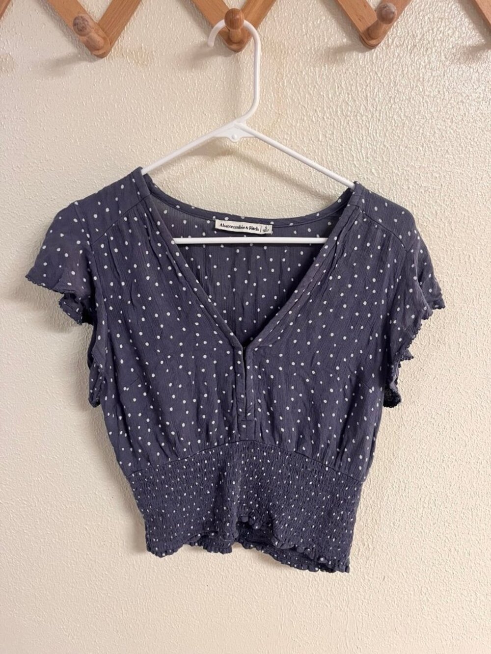 Abercrombie & Fitch Womens Crop Top Size S Gray Polka Dot V-Neck Short Sleeve